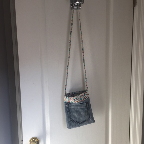 ❤️Handmade recycled jeans and floral print small shoulder crossbody bag - Picture 2 of 10